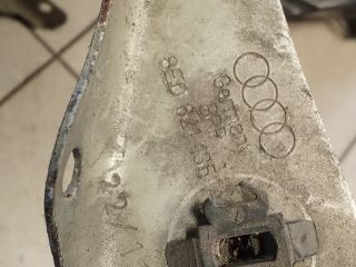 bontott AUDI A4 B6 Bal Sárvédő Oldaltartó