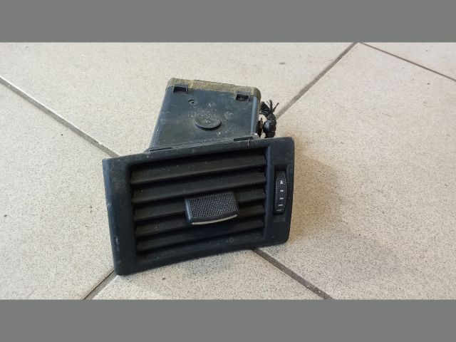 bontott AUDI A4 B6 Bal Szellőző