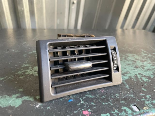 bontott AUDI A4 B6 Bal Szellőző