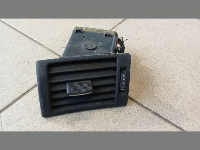 bontott AUDI A4 B6 Bal Szellőző