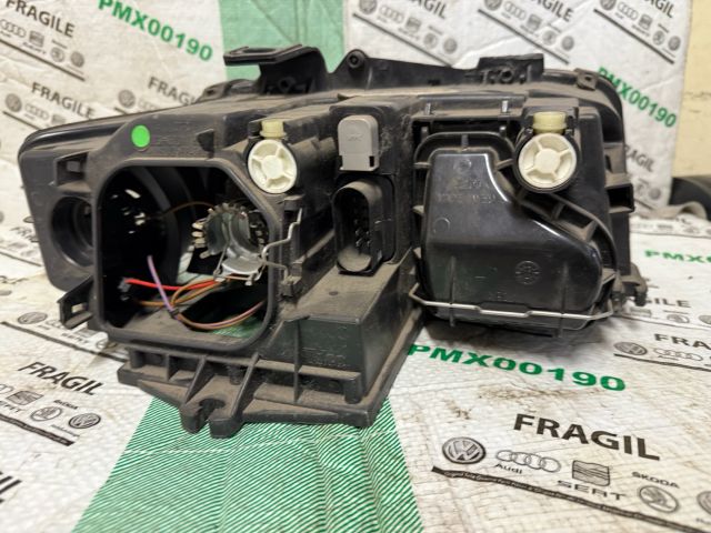 bontott AUDI A4 B6 Bal Xenon Fényszóró