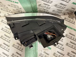 bontott AUDI A4 B6 Bal Xenon Fényszóró