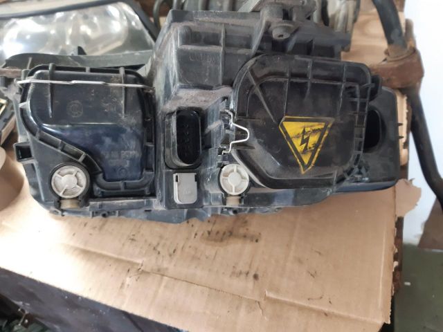 bontott AUDI A4 B6 Bal Xenon Fényszóró