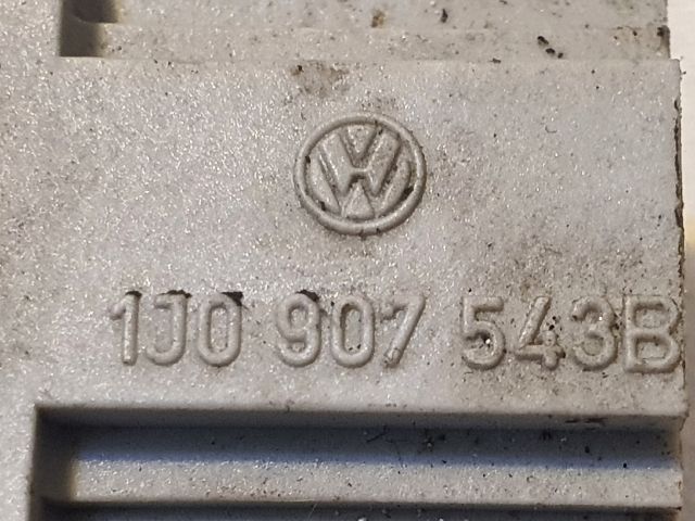 bontott AUDI A4 B6 Belső Hőmérséklet Érzékelő