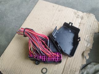 bontott AUDI A4 B6 Biztosítéktábla Utastér