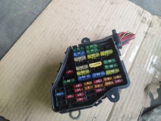 bontott AUDI A4 B6 Biztosítéktábla Utastér