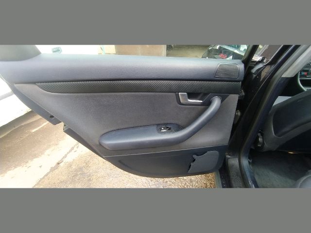 bontott AUDI A4 B6 Biztosítéktábla Utastér