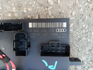 bontott AUDI A4 B6 Biztosítéktábla Utastér