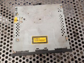 bontott AUDI A4 B6 CD / DVD Tár