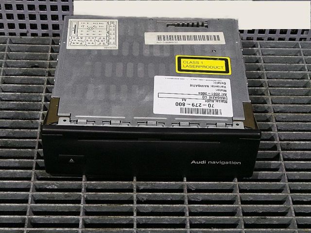 bontott AUDI A4 B6 CD / DVD Tár