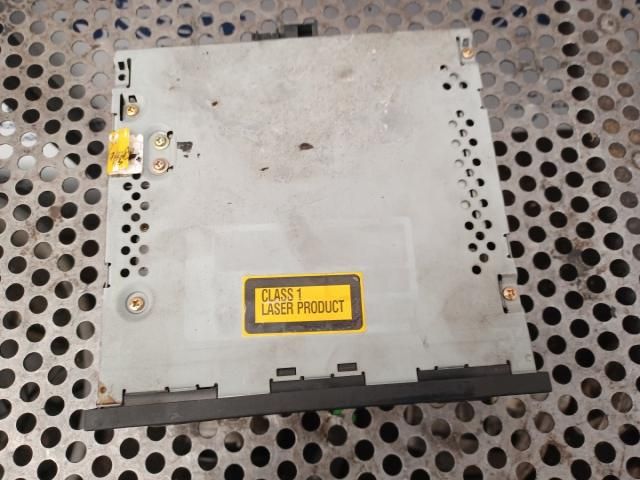 bontott AUDI A4 B6 CD / DVD Tár