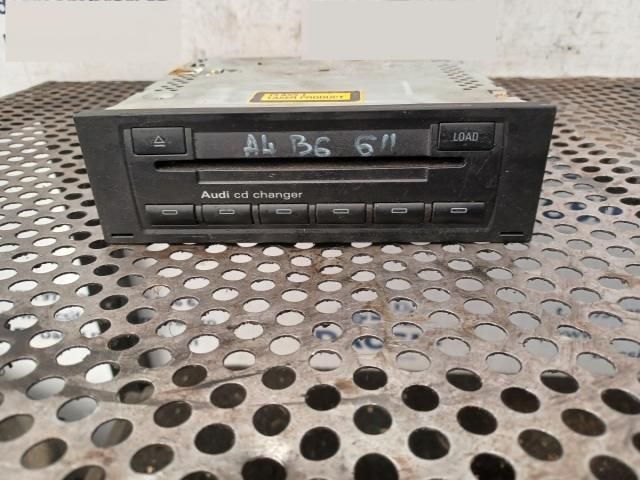 bontott AUDI A4 B6 CD / DVD Tár