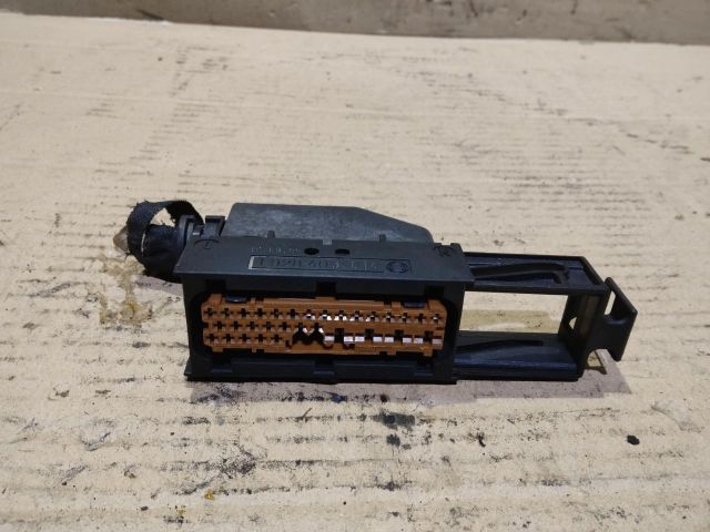 bontott AUDI A4 B6 Csatlakozó