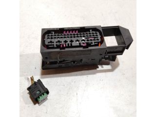 bontott AUDI A4 B6 Csatlakozó