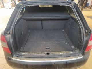 bontott AUDI A4 B6 Csomagtérajtó Burkolat Felső