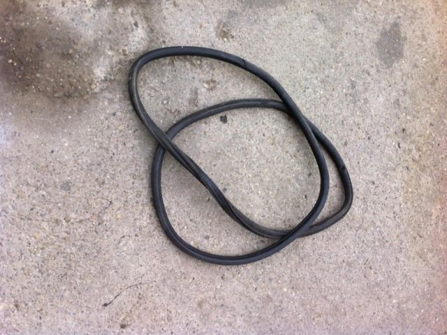 bontott AUDI A4 B6 Csomagtérajtó Gumikéder