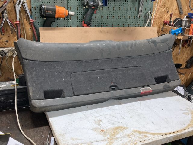 bontott AUDI A4 B6 Csomagtérajtó Kárpit