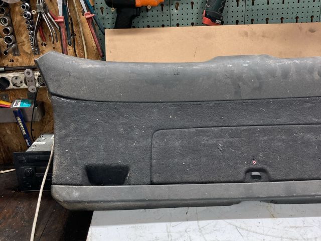 bontott AUDI A4 B6 Csomagtérajtó Kárpit