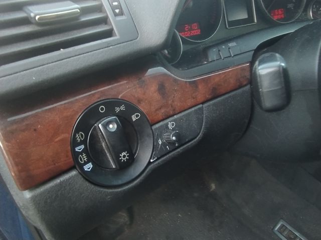 bontott AUDI A4 B6 Csomagtérajtó Kilincs