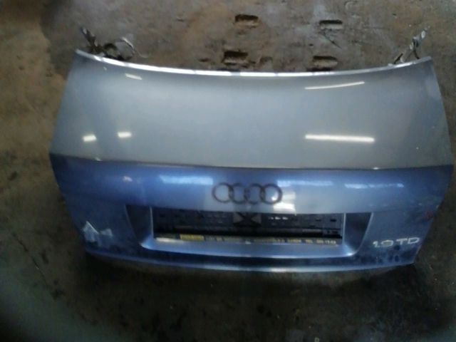 bontott AUDI A4 B6 Csomagtérajtó (Részeivel)