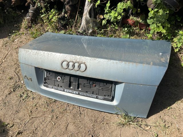 bontott AUDI A4 B6 Csomagtérajtó (Részeivel)