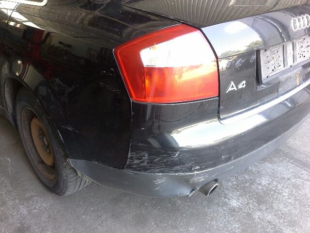 bontott AUDI A4 B6 Csomagtérajtó (Részeivel)