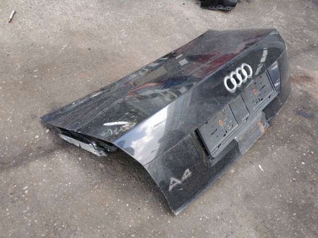 bontott AUDI A4 B6 Csomagtérajtó (Részeivel)