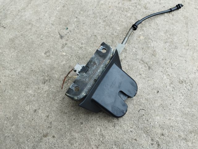 bontott AUDI A4 B6 Csomagtérajtó Zárszerkezet