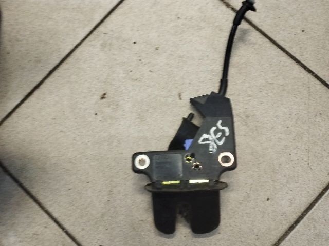 bontott AUDI A4 B6 Csomagtérajtó Zárszerkezet