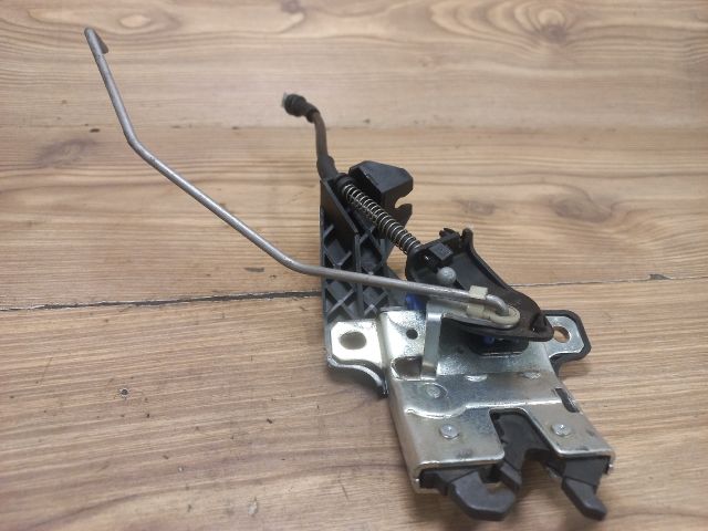 bontott AUDI A4 B6 Csomagtérajtó Zárszerkezet