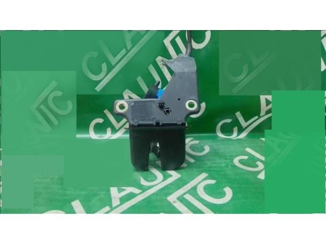 bontott AUDI A4 B6 Csomagtérajtó Zárszerkezet