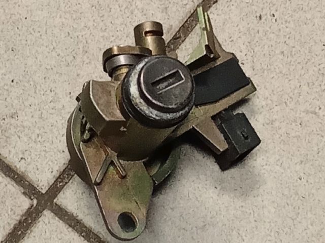 bontott AUDI A4 B6 Csomagtérajtó Zárszerkezet