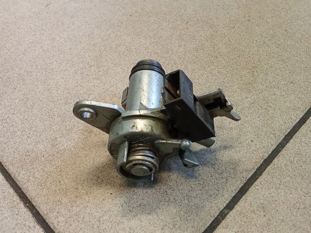 bontott AUDI A4 B6 Csomagtérajtó Zárszerkezet