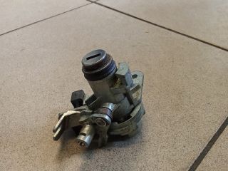 bontott AUDI A4 B6 Csomagtérajtó Zárszerkezet