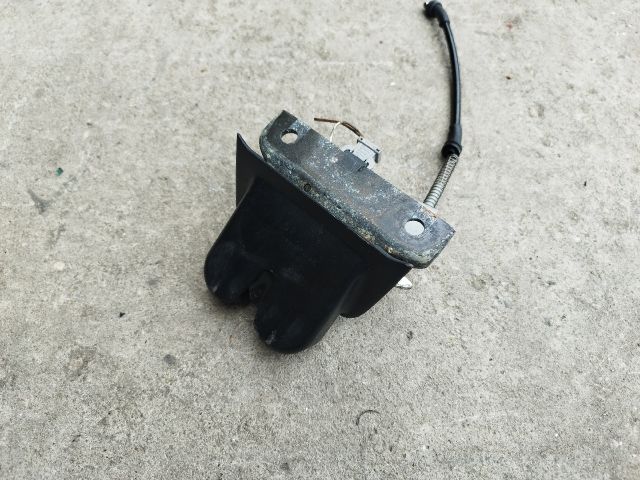 bontott AUDI A4 B6 Csomagtérajtó Zárszerkezet