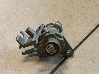 bontott AUDI A4 B6 Csomagtérajtó Zárszerkezet