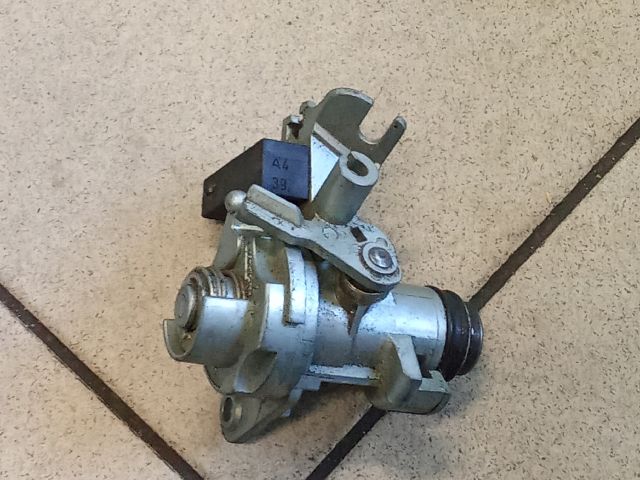 bontott AUDI A4 B6 Csomagtérajtó Zárszerkezet