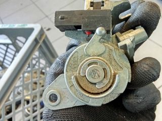 bontott AUDI A4 B6 Csomagtérajtó Zárszerkezet