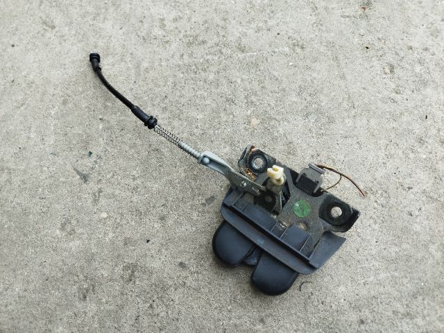 bontott AUDI A4 B6 Csomagtérajtó Zárszerkezet