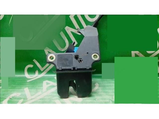 bontott AUDI A4 B6 Csomagtérajtó Zárszerkezet