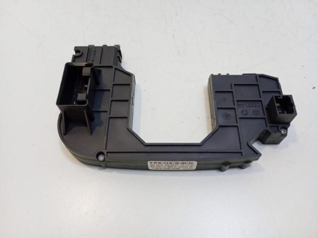 bontott AUDI A4 B6 Elektronika (Magában)