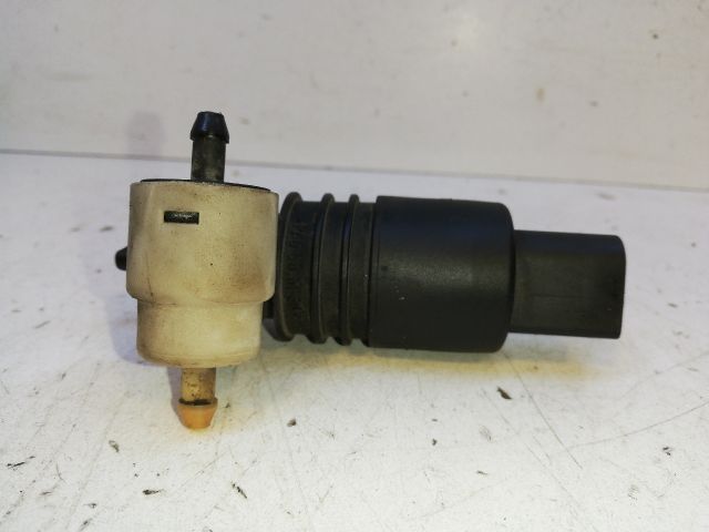 bontott AUDI A4 B6 Első Ablakmosó Szivattyú