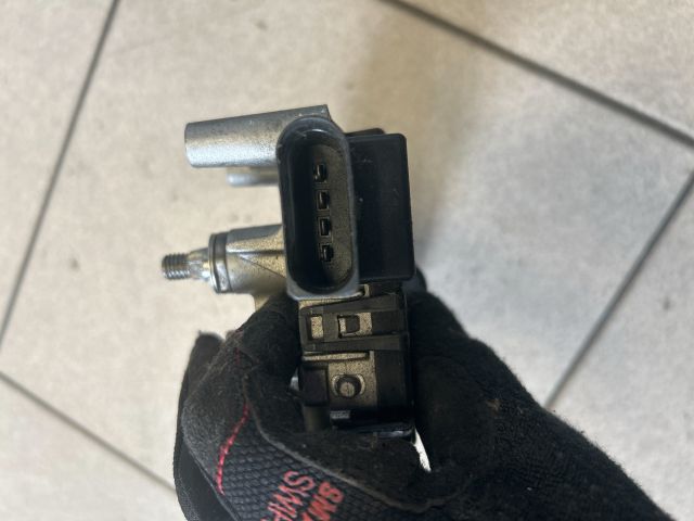 bontott AUDI A4 B6 Első Ablaktörlő Motor