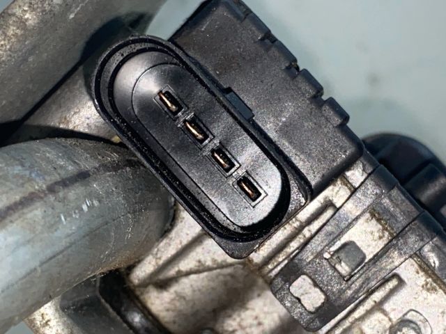 bontott AUDI A4 B6 Első Ablaktörlő Szerkezet Motorral