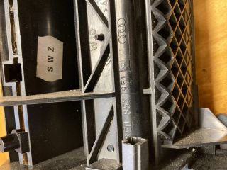 bontott AUDI A4 B6 Első Hamutartó