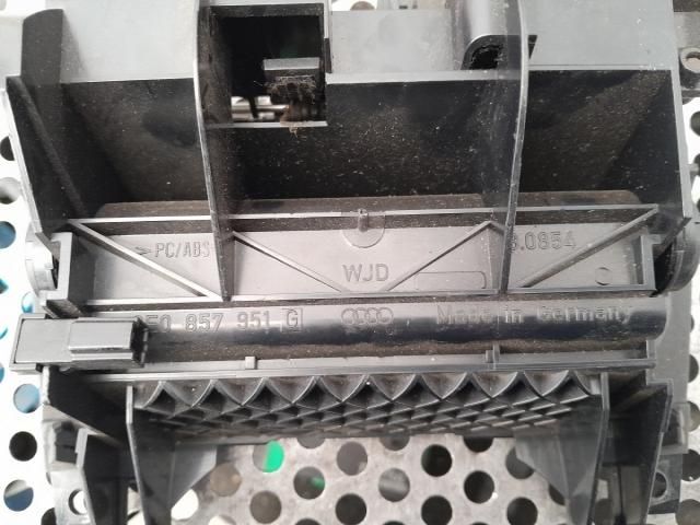 bontott AUDI A4 B6 Első Hamutartó