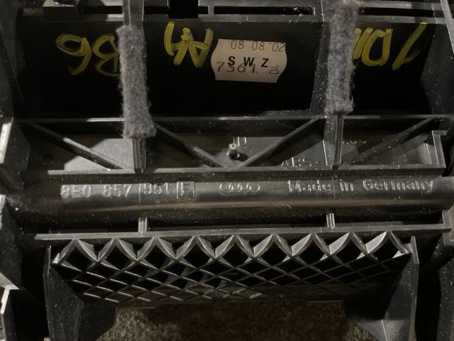 bontott AUDI A4 B6 Első Hamutartó