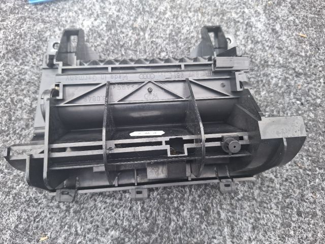 bontott AUDI A4 B6 Első Hamutartó