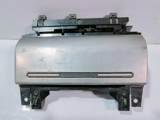 bontott AUDI A4 B6 Első Hamutartó