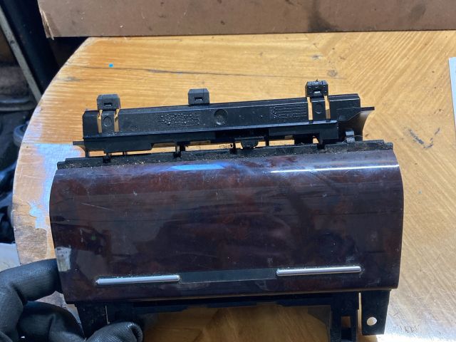 bontott AUDI A4 B6 Első Hamutartó